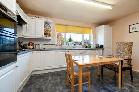 3 bedroom Semi-detached house for sale in Petersfield Road, Melton Mowbray, LE13