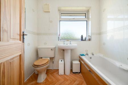3 bedroom Semi-detached house for sale in Petersfield Road, Melton Mowbray, LE13