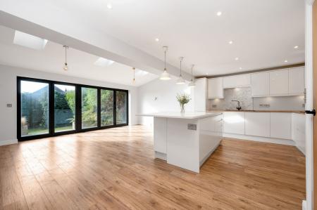 4 bedroom Detached house for sale in Hillside Avenue, Melton Mowbray, LE13