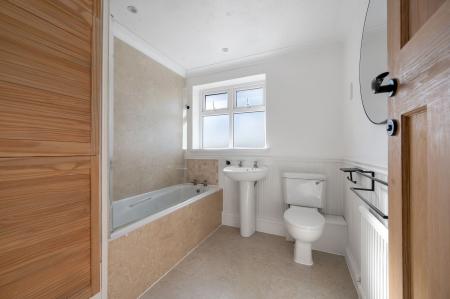 4 bedroom Detached house for sale in Hillside Avenue, Melton Mowbray, LE13
