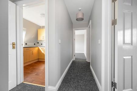 2 bedroom Flat to let in Melton Road, Syston, LE7