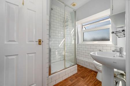 2 bedroom Flat to let in Melton Road, Syston, LE7