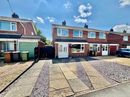 3 bedroom Semi-detached house for sale in Valley Road, Melton Mowbray, LE13