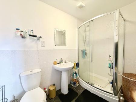 2 bedroom Flat for sale in Red Deer Close, Asfordby, LE14