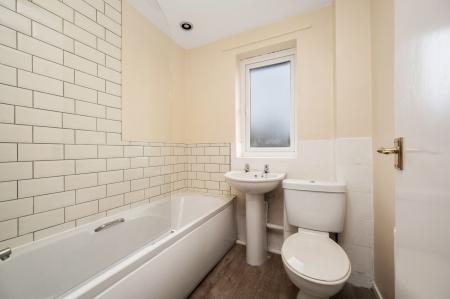 2 bedroom Terraced House to let in Wentworth Drive, Grantham, NG31