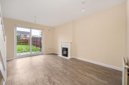 2 bedroom Terraced House to let in Wentworth Drive, Grantham, NG31