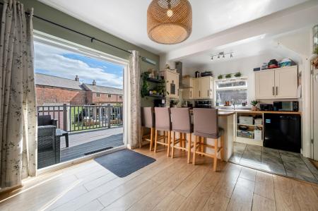 3 bedroom Semi-detached house for sale in Elms Road, Melton Mowbray, LE13