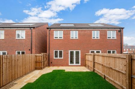 2 bedroom Semi-detached house to let in Charles Dyer Close, Melton Mowbray, LE13