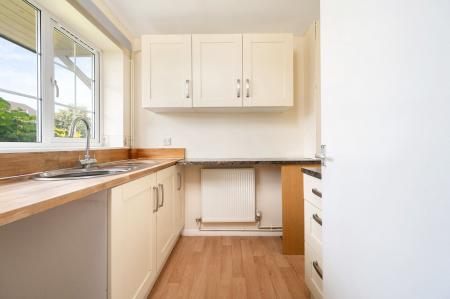 2 bedroom Semi-detached house to let in Turnor Close, Colsterworth, NG33