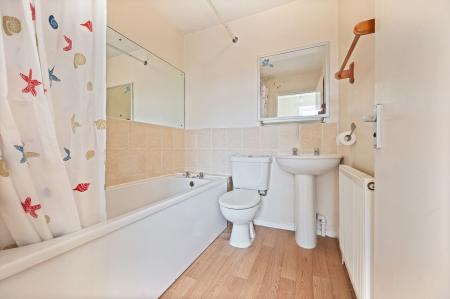 2 bedroom Semi-detached house to let in Turnor Close, Colsterworth, NG33