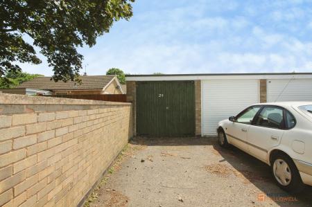 2 bedroom Detached bungalow to let in Weavers Wynd, East Goscote, LE7