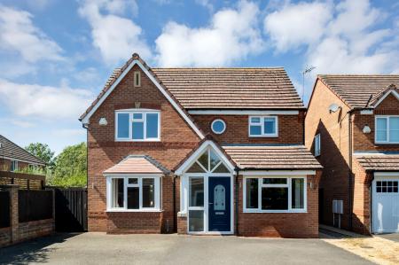 4 bedroom Detached house for sale in Horseguards Way, Melton Mowbray, LE13