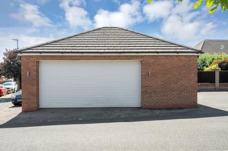 4 bedroom Detached house for sale in Horseguards Way, Melton Mowbray, LE13