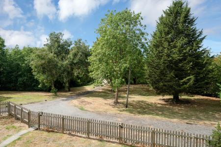 5 bedroom Detached house for sale in Nottingham Road, Melton Mowbray, LE13