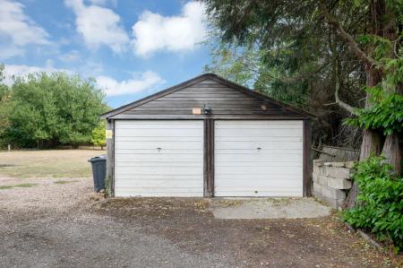 5 bedroom Detached house for sale in Nottingham Road, Melton Mowbray, LE13