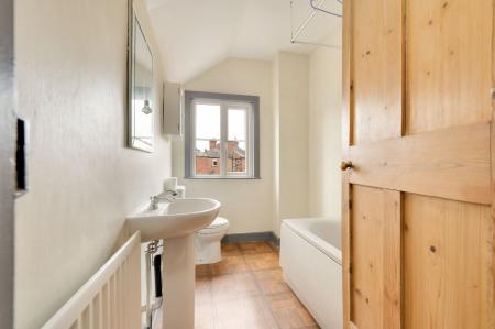 2 bedroom Terraced House to let in Thorpe Road, Melton Mowbray, LE13