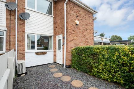 2 bedroom Terraced House to let in Long Furrow, East Goscote, LE7
