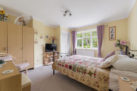 5 bedroom Semi-detached house for sale in Hartland Drive, Melton Mowbray, LE13