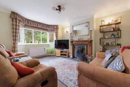 5 bedroom Semi-detached house for sale in Hartland Drive, Melton Mowbray, LE13