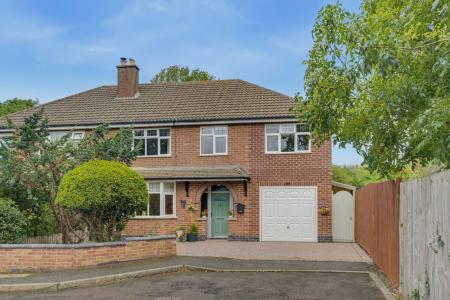 5 bedroom Semi-detached house for sale in Hartland Drive, Melton Mowbray, LE13