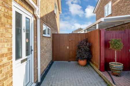 2 bedroom Semi-detached house for sale in Tamar Road, Melton Mowbray, LE13