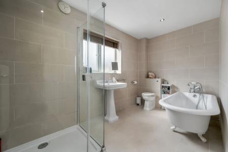 4 bedroom Detached house for sale in Stonesby Road, Saltby, LE14