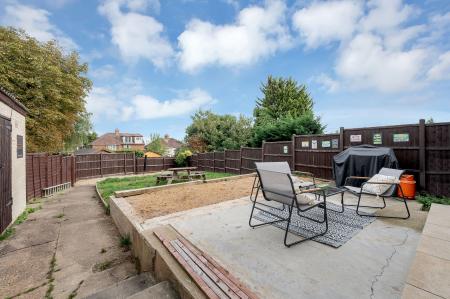 3 bedroom Semi-detached house for sale in Sherwood Drive, Melton Mowbray, LE13