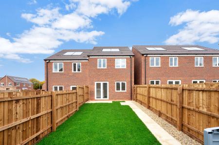2 bedroom Semi-detached house to let in Charles Dyer Close, Melton Mowbray, LE13