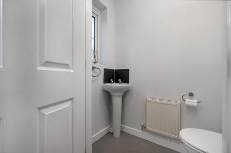 3 bedroom Semi-detached house to let in Russet Way, Melton Mowbray, LE13