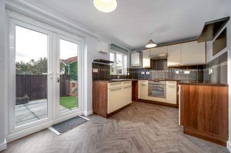 3 bedroom Semi-detached house to let in Russet Way, Melton Mowbray, LE13