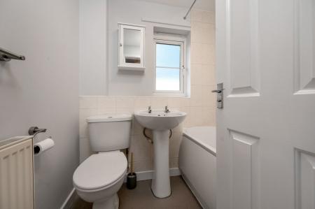 3 bedroom Semi-detached house to let in Russet Way, Melton Mowbray, LE13