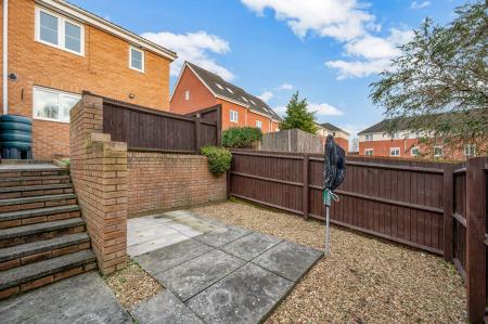 3 bedroom Semi-detached house to let in Russet Way, Melton Mowbray, LE13