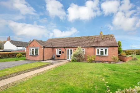4 bedroom Detached bungalow for sale in The Priestfields Eastwell
