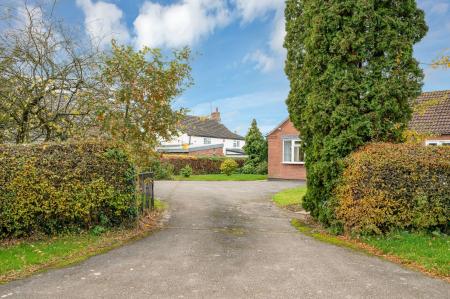 4 bedroom Detached bungalow for sale in The Priestfields Eastwell
