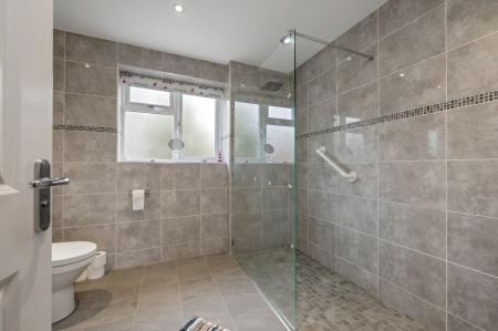 4 bedroom Detached bungalow for sale in The Priestfields Eastwell