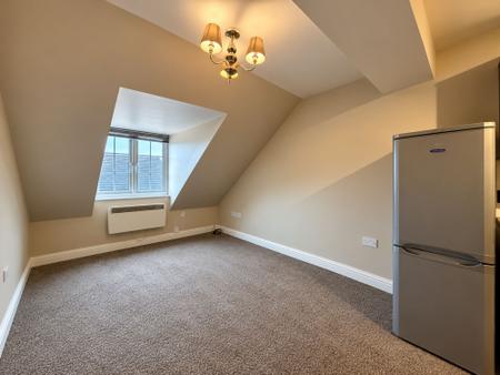 2 bedroom Flat to let in Melton Road, Syston, LE7