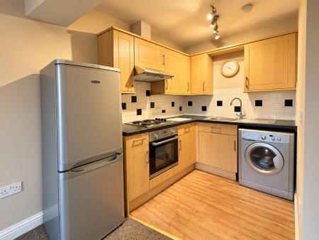 2 bedroom Flat to let in Melton Road, Syston, LE7
