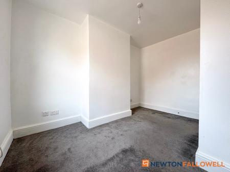 2 bedroom Terraced House for sale in Albion Street, Newark