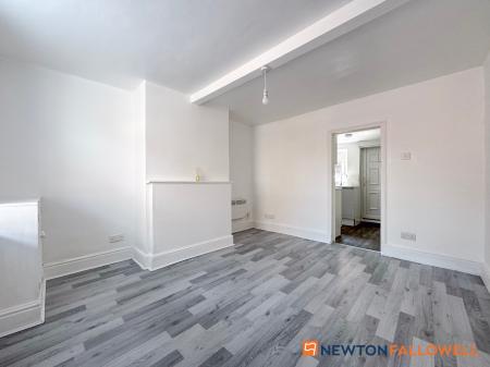 2 bedroom Terraced House for sale in Albion Street, Newark