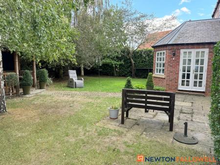 5 bedroom Detached house for sale in Bells Court, Carlton-le-Moorland