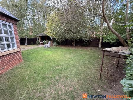 5 bedroom Detached house for sale in Bells Court, Carlton-le-Moorland