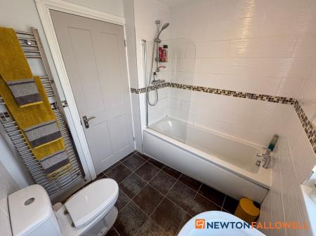 3 bedroom End of terrace house for sale in Boundary Road, Newark