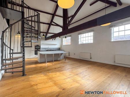 2 bedroom Flat for sale in The Courtyard, Castle Brewery, Newark