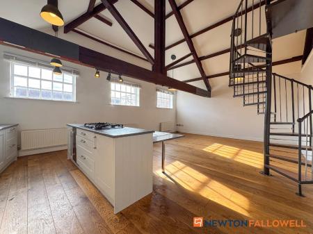 2 bedroom Flat for sale in The Courtyard, Castle Brewery, Newark