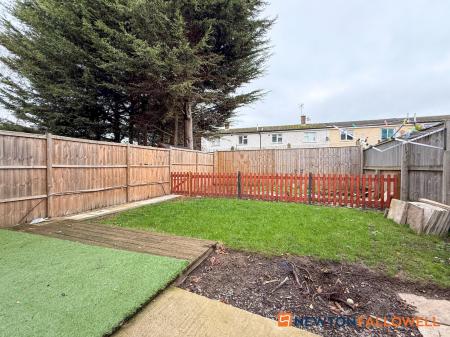 2 bedroom Semi-detached house for sale in Clarks Lane, Newark