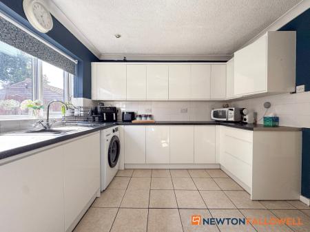 3 bedroom Semi-detached house for sale in Crow Park Avenue, Sutton-on-Trent