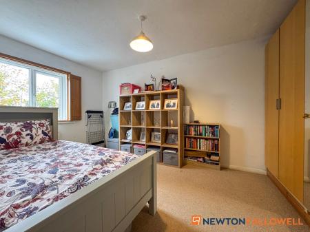 2 bedroom Semi-detached house for sale in Dale Crescent, Fernwood