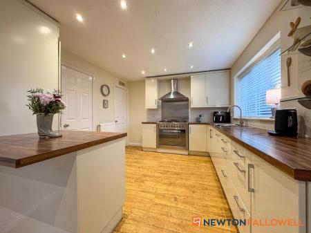 4 bedroom Detached house for sale in Doddington Lane, Claypole