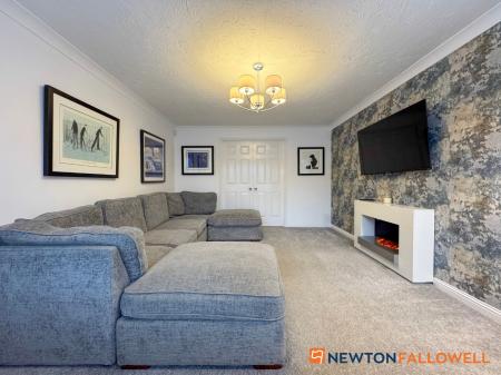 4 bedroom Detached house for sale in Doddington Lane, Claypole