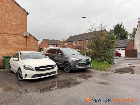 3 bedroom End of terrace house for sale in Emmendingen Avenue, Newark